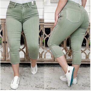 Judy Blue Capri Jeans